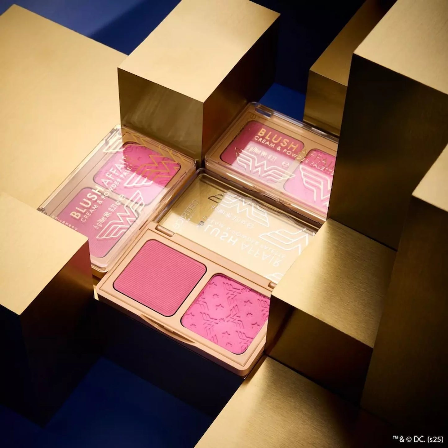 BLUSH WONDER WOMAN AFFAIR CREAM & POWDER PALETTE