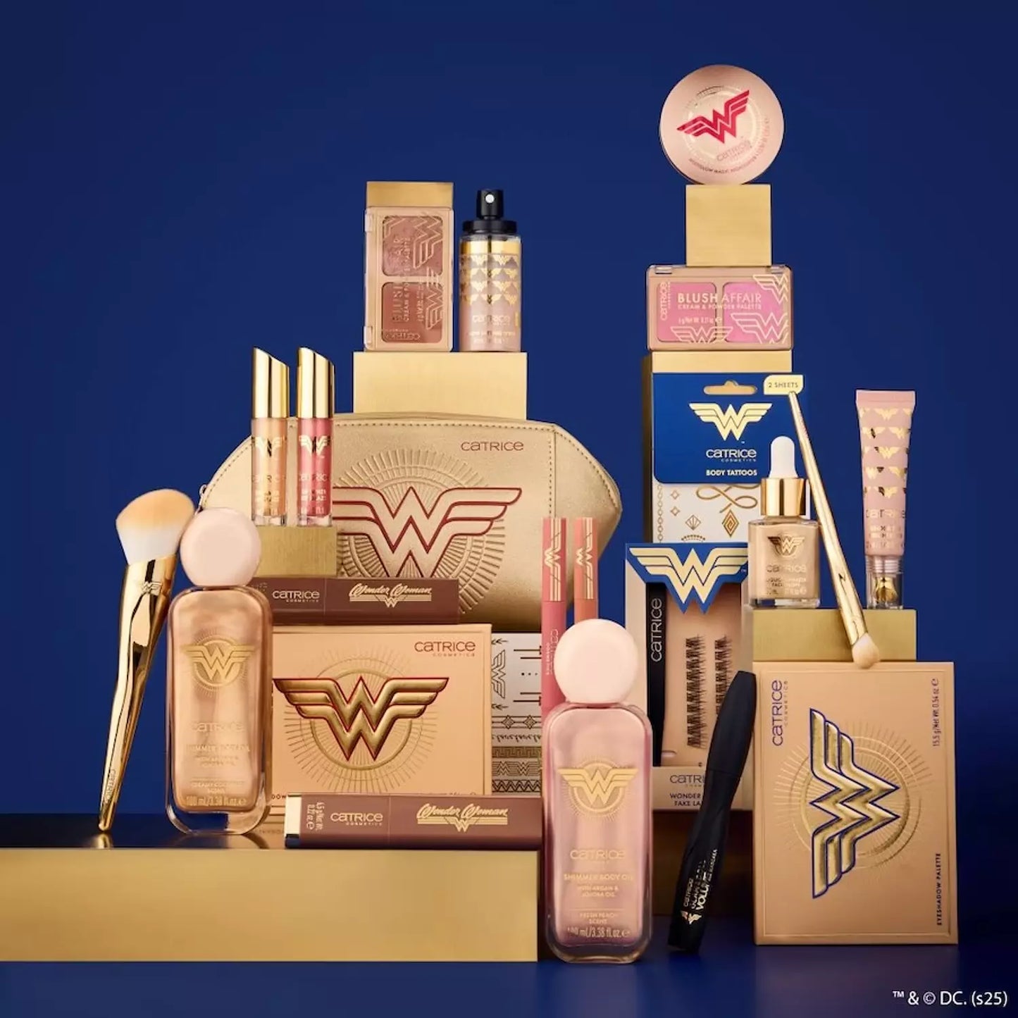 BLUSH WONDER WOMAN AFFAIR CREAM & POWDER PALETTE