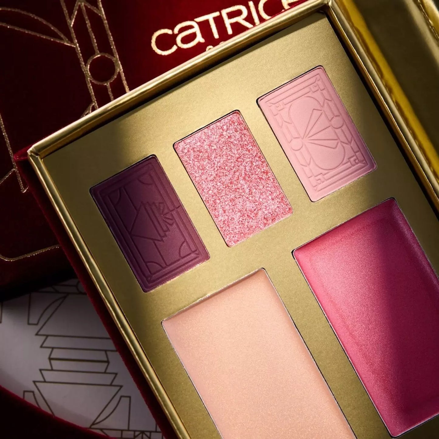 Catrice FESTIVE TREASURES MULTI-USE PALETTE